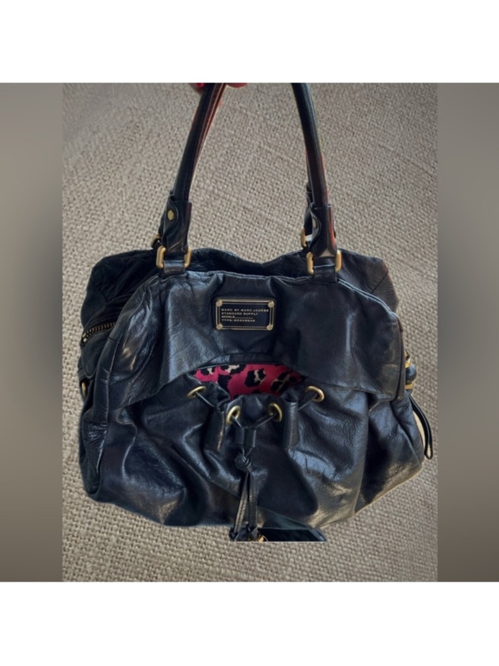 Marc by Marc Jacobs Black Leather Drawstring Shoulder Bag with Pink Lining